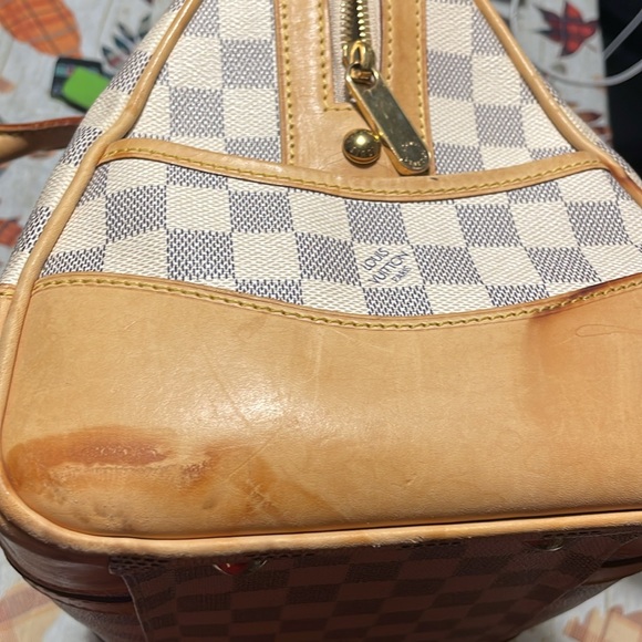 Speedy white LV.purse - Picture 5 of 7